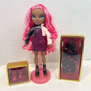 RAINBOW HIGH Doll Daria Roslyn series